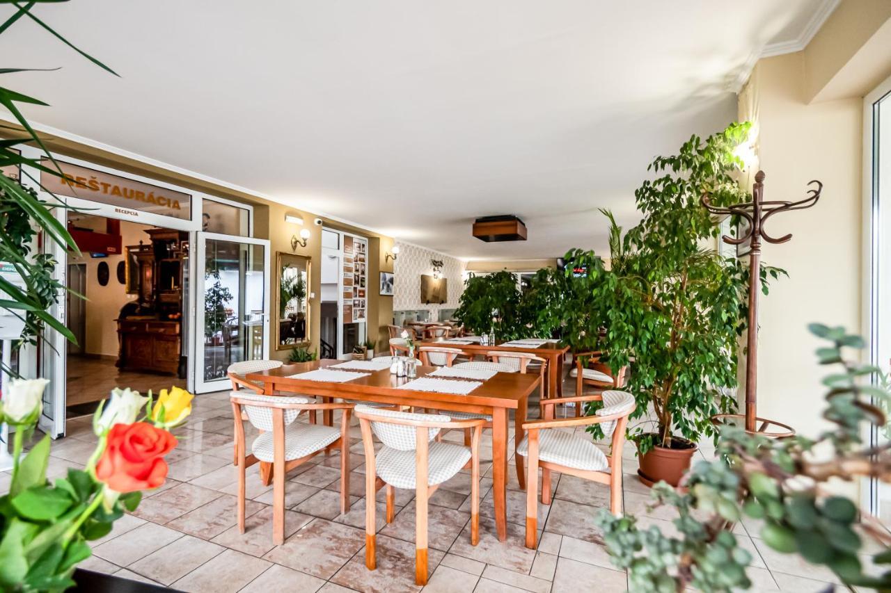 Hotel Squash Centrum Prievidza Exterior foto