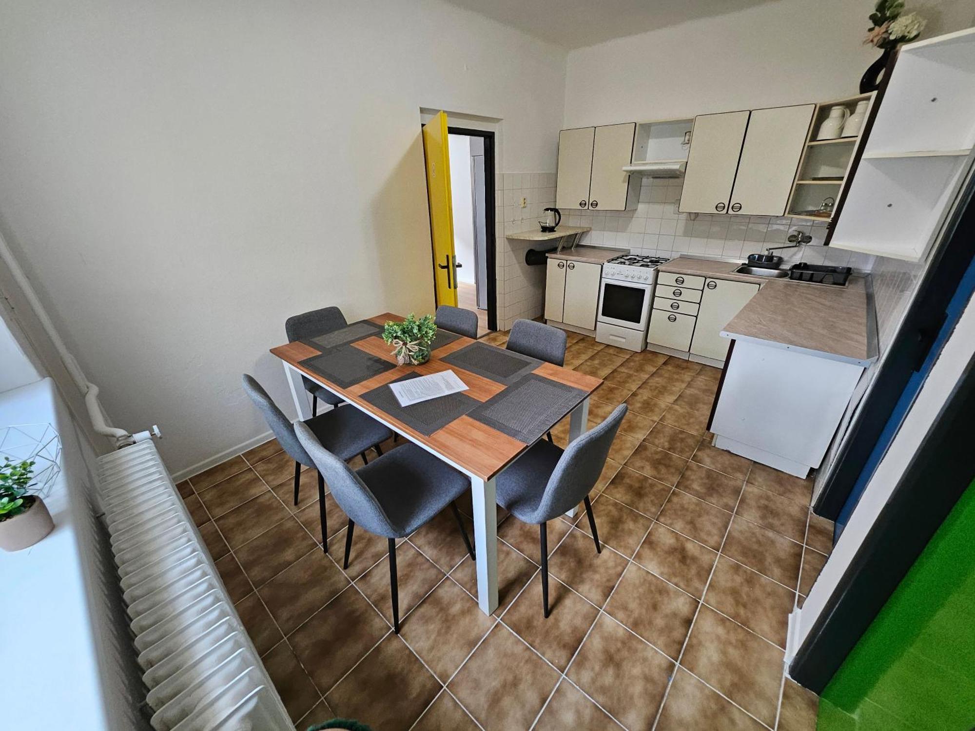 Hotel Squash Centrum Prievidza Habitación foto
