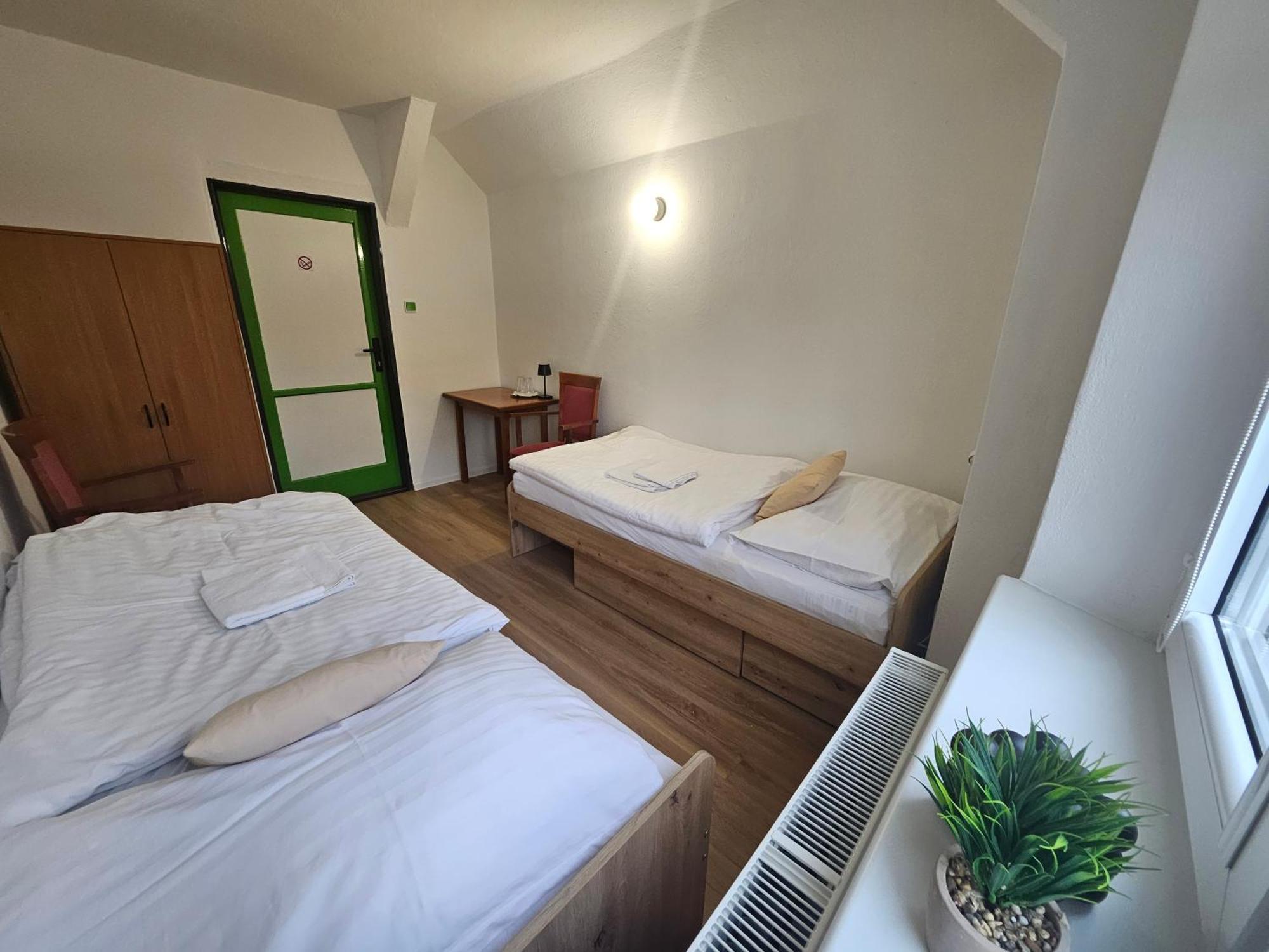 Hotel Squash Centrum Prievidza Habitación foto